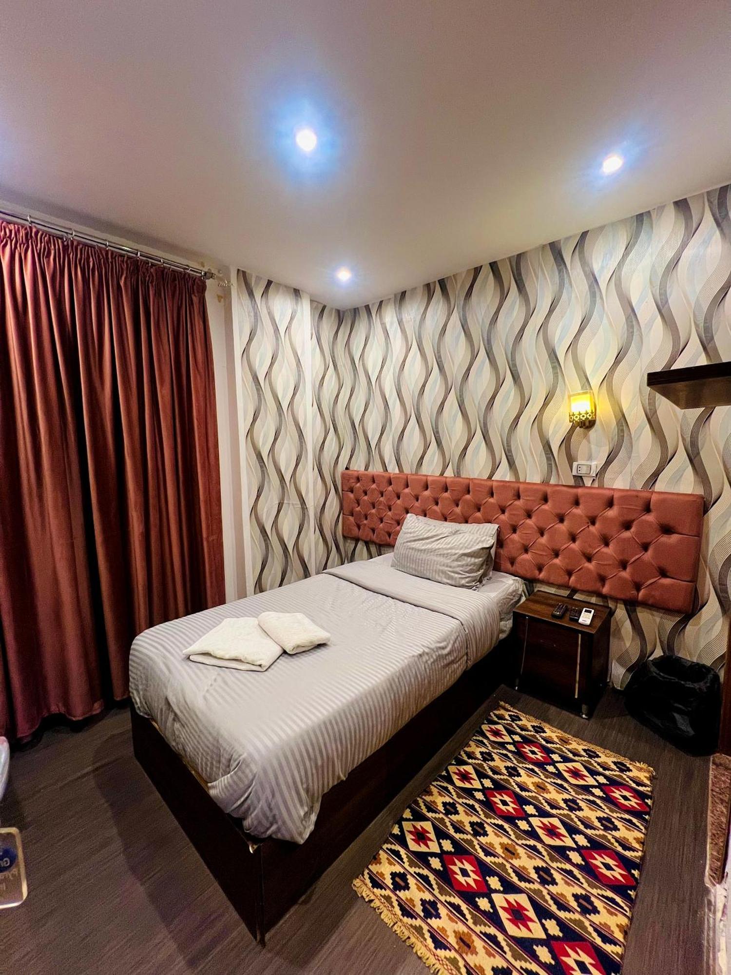 Grand Pyramids Inn Kafrat al Jabal Exterior photo
